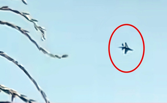 VIDEO: Setelah di Langit Sumut, Hari Ini Pesawat Tempur F-16 Bikin Geger Warga Sumbar