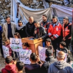 Puluhan pengungsi Palestina di Gaza menggelar aksi protes menuntut Israel membuka blokade dan memperlancar bantuan kemanusiaan di tengah krisis pangan yang kian parah. (Foto: Anadolu)