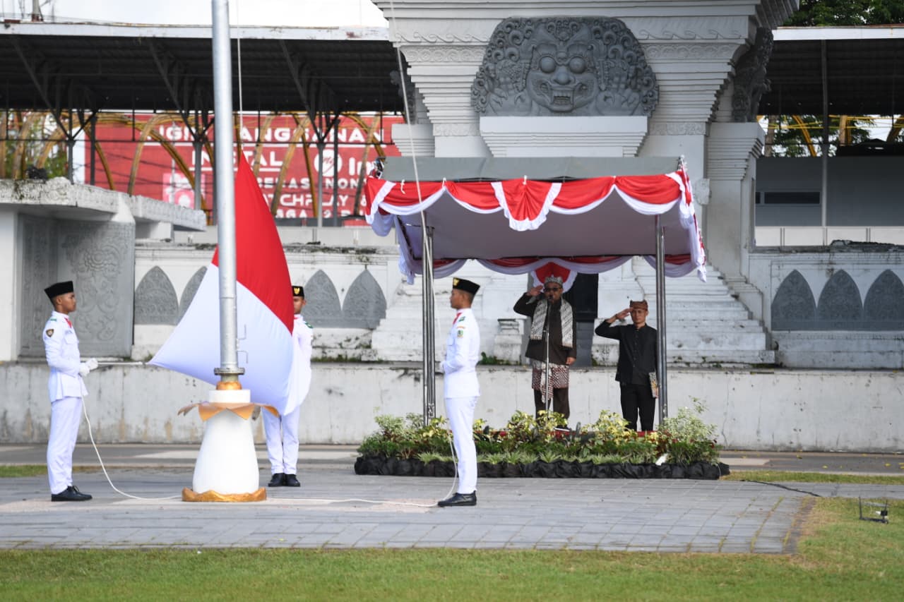 Hardiknas 2026 di Banyuwangi menyoroti tantangan pemerataan kualitas pendidikan meski pemerintah mengklaim berbagai capaian program nasional. (Foto: ReportaseNews/Kus)