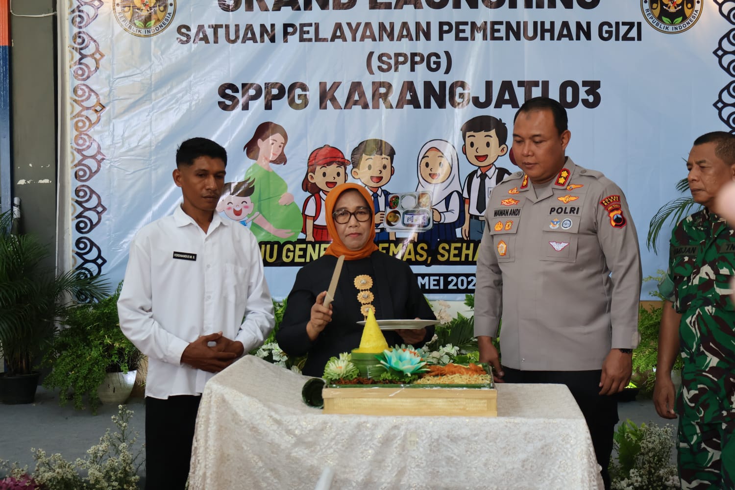 SPPG Karangjati 3 di Blora resmi beroperasi dan menargetkan 1.050 penerima manfaat. Fasilitas ini diharapkan memperkuat pemenuhan gizi masyarakat, terutama anak-anak. (Foto: ReportaseNews/Andi)