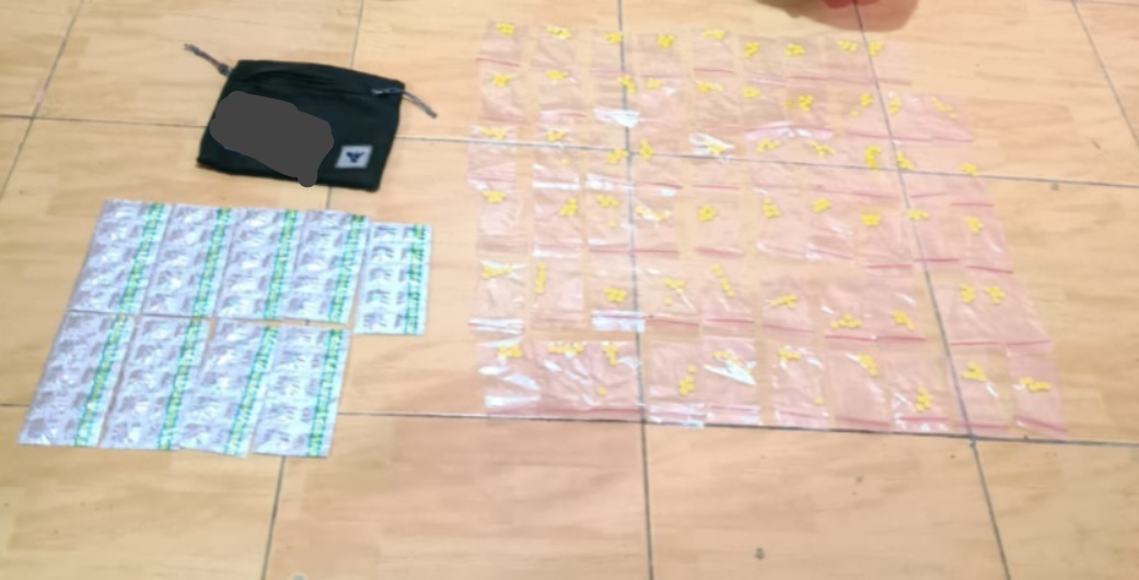Polres Metro Bekasi menangkap pria pengedar obat keras di Cikarang Barat. Ratusan pil disita, polisi dalami jaringan peredaran ilegal. (Ist)
