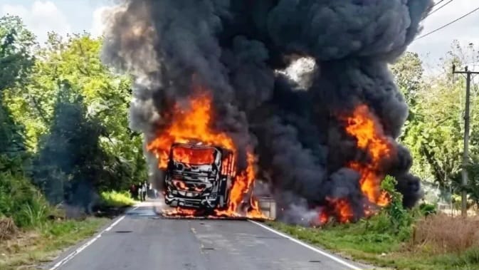 Identitas Sopir dan Penumpang Truk Tangki Terungkap dalam Kecelakaan Maut Bus ALS di Muratara