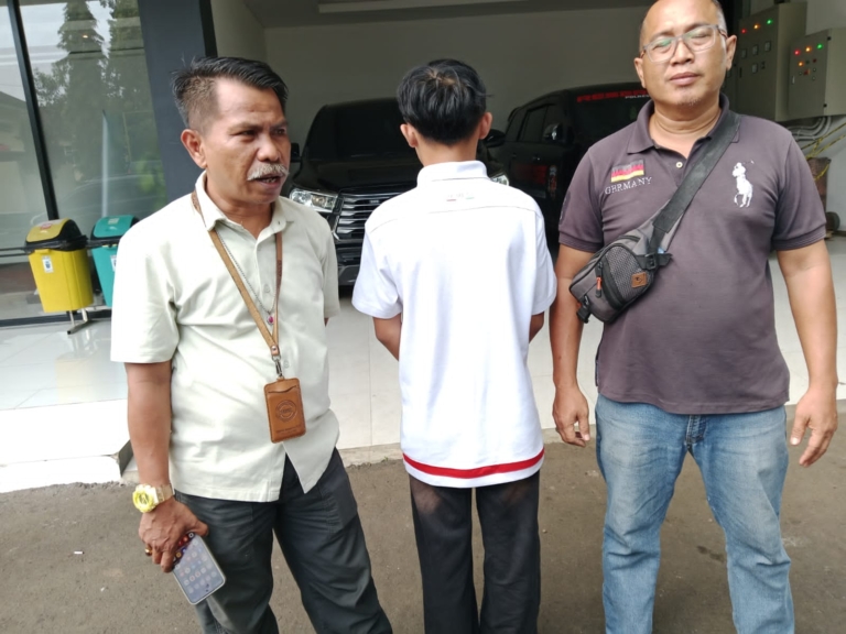 Kasus dugaan pembakaran remaja di Sokaraja, Banyumas, belum menemui titik terang setelah hampir enam bulan. Kuasa hukum korban menilai penyidikan mandek dan minim transparansi. (Foto: ReportaseNews/Kus)