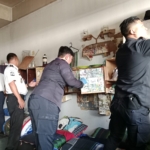 Petugas Lapas Kelas IIA Purwokerto menggelar razia mendadak di blok hunian warga binaan dan menyita sejumlah barang yang dinilai rawan disalahgunakan. (Foto: ReportaseNews/Kus)