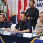 Sebanyak 210 WNA diduga terlibat scam investasi online di Batam diamankan petugas Imigrasi. Polisi menyita ratusan komputer, ponsel, dan paspor. (Foto: ReportaseNews/Aji)