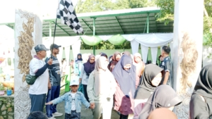 Ribuan alumni dan warga memadati HUT ke-33 SMK Ma’arif NU Paguyangan, Brebes. Jalan sehat, reuni akbar, hingga doorprize meriahkan acara. (Foto: ReportaseNews/Kus)