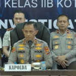 Polda Lampung mengungkap kasus love scamming dari dalam lapas di Lampung Utara. Sebanyak 137 warga binaan diduga terlibat dengan total kerugian korban mencapai Rp1,4 miliar. (Foto: ReportaseNews/HO-Humas Polda Lampung)