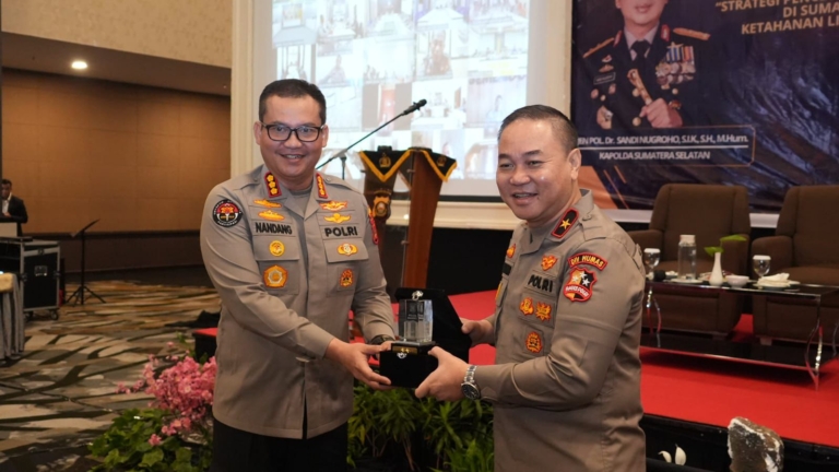 Polda Sumsel dan Divisi Humas Polri memperkuat mitigasi karhutla menghadapi El Nino 2026 melalui dialog publik lintas sektor di Palembang. (Foto: ReportaseNews/HO-Humas Polri)