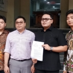 Komang Ani, lansia 69 tahun, mengajukan penangguhan penahanan usai ditetapkan tersangka kasus dugaan pemalsuan surat terkait sengketa tanah melawan PT Paramount. (Foto: ReportaseNews/Tama)