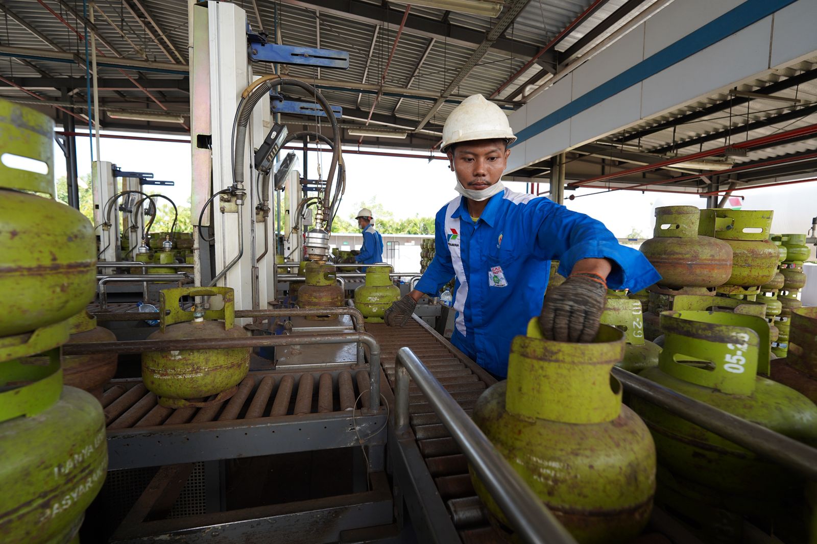 Pertamina Patra Niaga Regional Sumbagut menyiapkan 1,2 juta tabung LPG 3 Kg tambahan jelang Idul Adha 1447 H untuk menjaga pasokan energi masyarakat tetap aman. (Foto: Pertamina Patra Niaga)