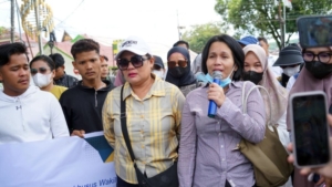 Suaminya Ditipu, Puluhan Istri Polisi Demo Anggota DPRD Padangsidimpuan