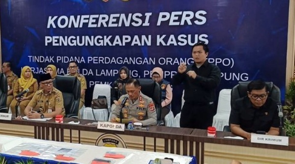 Polda Lampung Tangkap Perekrut Dua Siswi SMP Jadi Terapis Pijat Plus-plus