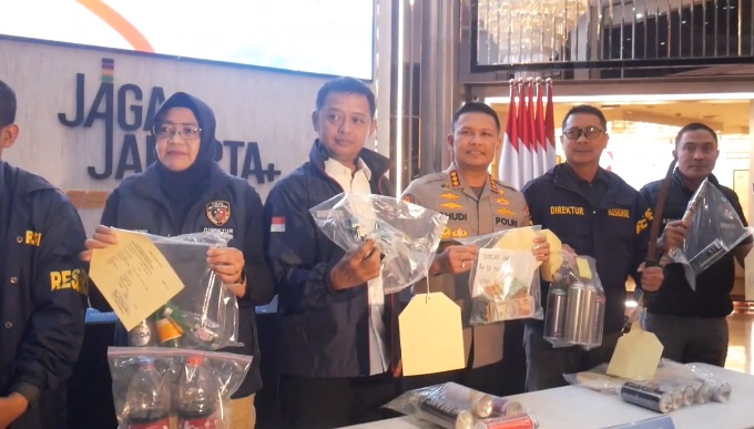 Polisi dalami dalang kericuhan May Day di DPR setelah amankan 101 orang dan temukan aliran dana mencurigakan serta barang berbahaya. (Foto: ReportaseNews/Tama)