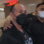 Mantan Kasat Resnarkoba Polres Bima, AKP Malaungi, dibawa ke Gedung Bareskrim Polri, Jakarta Selatan, Kamis (7/5/2026) sore. (Foto: ReportaseNews/Tama)