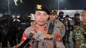 Polda Metro Jaya mengerahkan 140 personel gabungan untuk patroli KRYD di Jakarta Selatan guna mencegah tawuran, curanmor, dan kejahatan jalanan. (Foto: ReportaseNews/Tama)