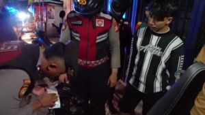 Ditsamapta Polda Metro Jaya menggelar patroli blue light di Jakarta Barat dan Jakarta Pusat untuk mencegah begal, curanmor, dan gangguan kamtibmas dini hari. (Foto: ReportaseNews/Tama)