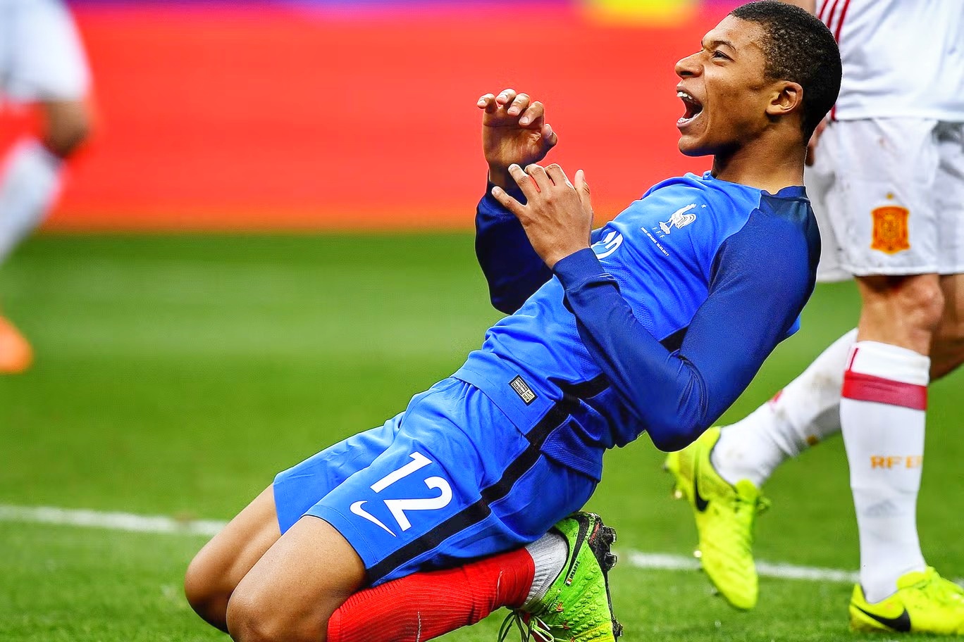 Kylian Mbappe mencetak gol ke-15 di Piala Dunia 2026 dan memecahkan rekor Lionel Messi sebagai pemain tercepat yang mencapai jumlah gol tersebut. (Getty Images)