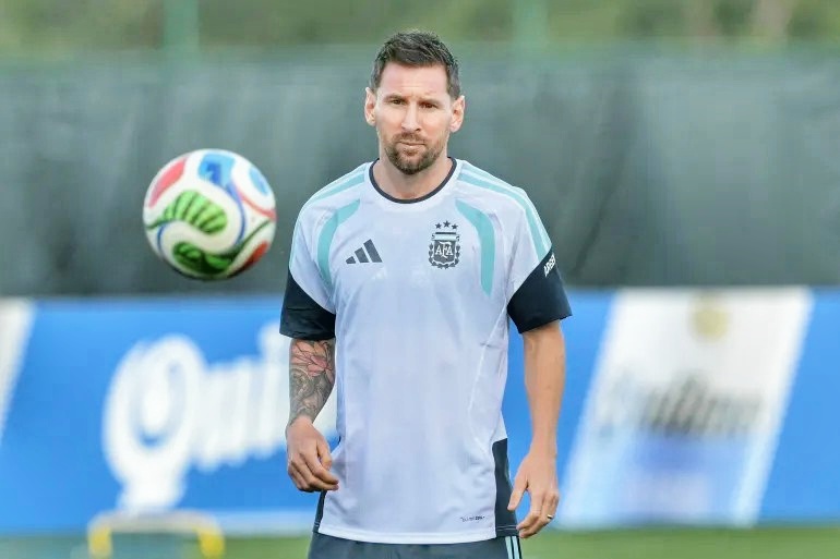 Lionel Messi memimpin daftar top skor Piala Dunia 2026 dengan lima gol. Kylian Mbappe dan Erling Haaland terus membayangi setelah sama-sama menambah koleksi gol mereka. (Foto: AFP/Juan Mabromata)