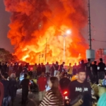 Kebakaran melanda permukiman padat di Kemayoran, Jakarta Pusat, Senin malam. Sebanyak 26 unit damkar dan 87 personel dikerahkan untuk menjinakkan api. (Ist)