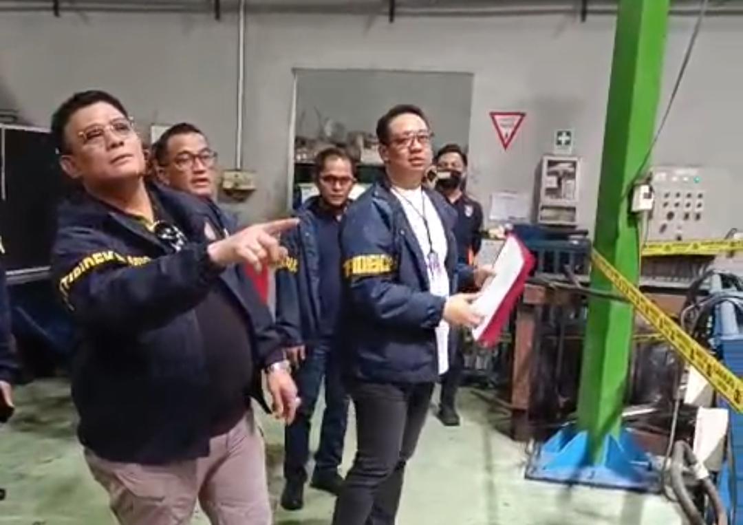 Bareskrim Polri menyita pabrik dan kantor PT Simba Jaya Utama di Sidoarjo terkait kasus tambang emas ilegal dan TPPU. Dua direktur perusahaan ditetapkan sebagai tersangka. (Ist)
