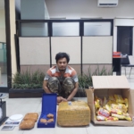 Bareskrim Polri dan Bea Cukai menangkap kurir ganja di Malang. Pengembangan kasus mengungkap peredaran 59 kilogram ganja serta jaringan narkotika lintas provinsi. (Foto: ReportaseNews/HO-Dittipidnarkoba Bareskrim Polri)