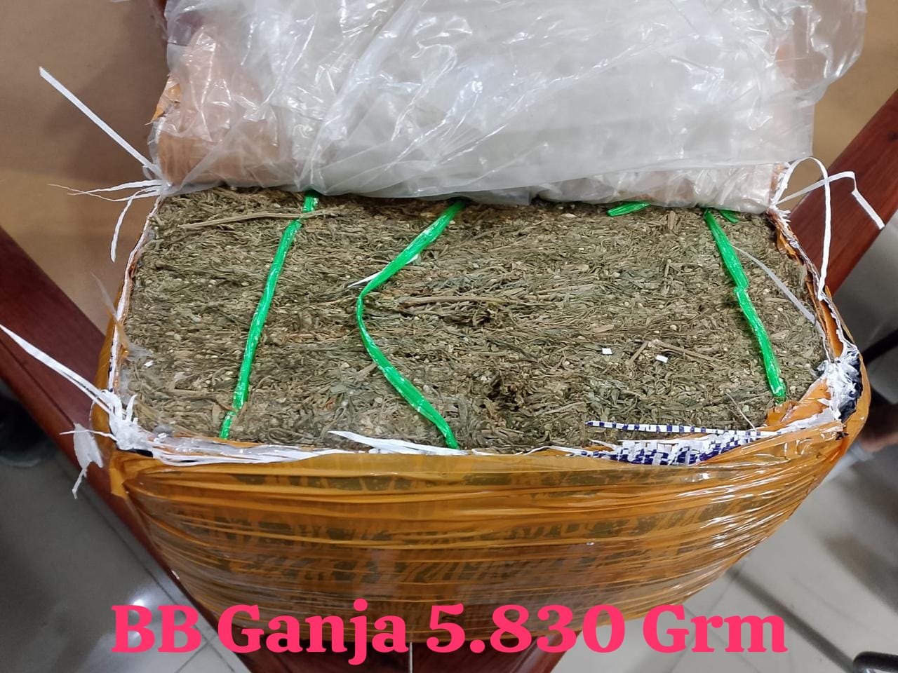 Bareskrim Polri membongkar jaringan peredaran ganja yang diduga dikendalikan narapidana Lapas Kelas I Malang. Tiga tersangka ditangkap, dengan dugaan puluhan kali pengiriman sejak 2025. (Foto: ReportaseNews/HO-Dittipidnarkoba Bareskrim Polri)