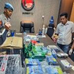 Bareskrim Polri menggagalkan penyelundupan 27 kilogram sabu di perairan Bengkalis, Riau. Dua tersangka ditangkap, sementara satu pelaku lainnya masih buron. (Foto: ReportaseNews/HO-Dittipidnarkoba Bareskrim Polri)