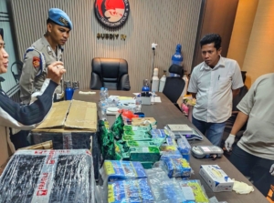 Bareskrim Polri menggagalkan penyelundupan 27 kilogram sabu di perairan Bengkalis, Riau. Dua tersangka ditangkap, sementara satu pelaku lainnya masih buron. (Foto: ReportaseNews/HO-Dittipidnarkoba Bareskrim Polri)