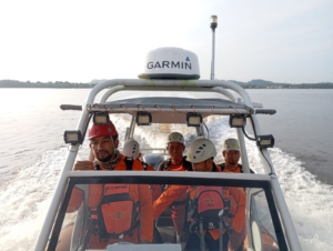 Seorang pemancing di Batu Ampar, Kubu Raya, diduga diterkam buaya saat berada di atas sampan. Tim SAR Gabungan masih melakukan pencarian korban hingga kini. (Ist)