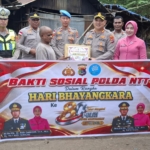 Polres Flores Timur Beri Bantuan ke Purnawirawan dan Warga