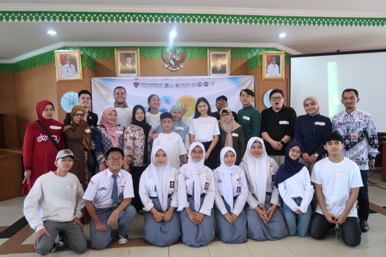Mahasiswa LSPR menghadirkan gerakan INTUISI untuk meningkatkan komunikasi inklusif bagi teman tunarungu di Kelurahan Sukabumi Selatan, Jakarta Barat, melalui edukasi bahasa isyarat. (Ist)