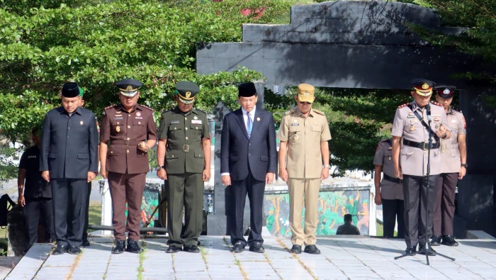 Kapolres Tapsel Pimpin Ziarah dan Tabur Bunga di TMP Sipirok