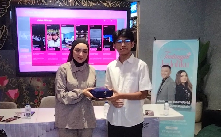 Ashanty Serahkan Langsung Hadiah kepada Pemenang Short Challenge “Jodohku” 