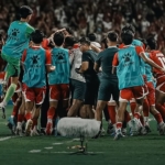 Timnas Indonesia U-19 memastikan tiket semifinal Piala AFF U-19 2026 usai menundukkan Vietnam 2-1. Gol penalti Evandra Florasta di masa injury time menjadi penentu kemenangan Garuda Muda. (Foto: Instagram/Timnasindonesia)
