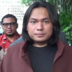 Keanu Angelo diperiksa sebagai saksi dalam kasus dugaan penipuan umrah Hanania Travel. Ia mengaku tidak menerima uang endorsement dan menyerahkan bukti rekening koran kepada penyidik. (Foto: ReportaseNews/Tama)