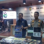 Polda Metro Jaya membongkar sindikat judi online 1xBet jaringan internasional. Empat tersangka ditangkap, satu WNA pengendali masuk DPO, dengan omzet diperkirakan melampaui Rp2 miliar. (Foto: ReportaseNews/Tama)