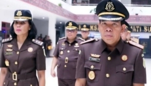 Tim Intelijen Kejagung Amankan Kajari Serdang Bedagai Amriyata