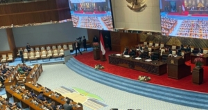 Tok…! DPR Sahkan Revisi UU Polri, Atur Batas Usia Pensiun Perwira Tinggi