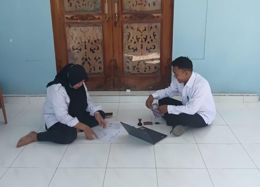 Pintu Dikunci Mitra, Kepala SPPG Pondok Kelor 2 Probolinggo Bekerja di Luar Ruangan