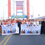 Parade Kebaya Ampera di Palembang memeriahkan Hari Kebaya Nasional ke-3, menarik ribuan pengunjung, sekaligus meningkatkan sektor wisata dan omzet pelaku UMKM. (Foto: ReportaseNews/Don)