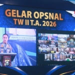 Kapolda Sumsel memimpin penanaman perdana 1,4 ton bibit bawang putih di Pagar Alam. Program ini ditargetkan menjadikan Pagar Alam sebagai sentra produksi bawang putih untuk mendukung ketahanan pangan nasional. (Foto: ReportaseNews/Don)
