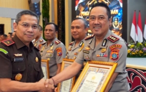 Polres Tapsel Terima Penghargaan Pelayanan Prima dari Kapolri