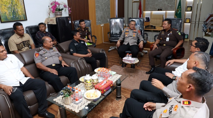 Perkuat Kasus Korupsi-Narkoba, Kapolres Tapsel Boyong Seluruh Kasat ke Kejaksaan