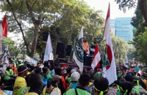 Ratusan Ojol Demo DPRD Sumut, Ini Tuntutannya