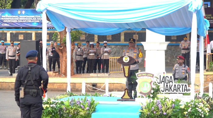 Polda Metro Jaya menerima Tanda Kehormatan Nugraha Sakanti. Kapolda Komjen Pol Asep Edi Suheri menyebut penghargaan tersebut sebagai amanah negara yang harus diwujudkan melalui pelayanan profesional dan humanis. (Foto: ReportaseNews/HO-Humas Polda Metro Jaya)