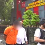 Polda Metro Jaya membongkar gudang penyimpanan narkoba di Tangerang dan menyita 5.205 butir ekstasi serta 49,1 gram bubuk ekstasi. Satu tersangka berinisial R ditangkap. (Foto: ReportaseNews/HO-Ditresnarkoba Polda Metro Jaya)