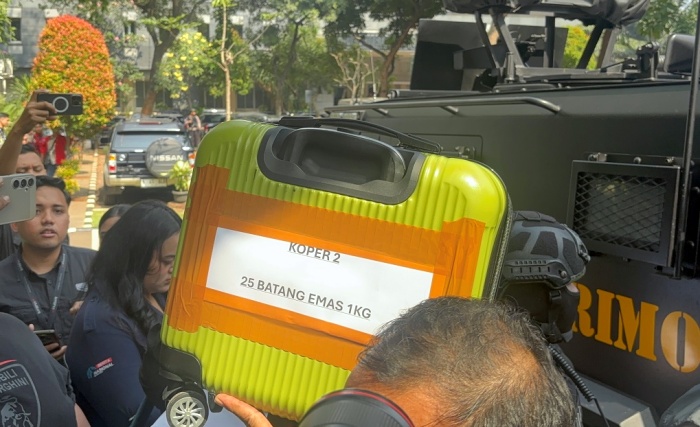 Sitaan Emas 74 Kg Korupsi 3 BUMN Diangkut Rantis Brimob ke Polda Metro