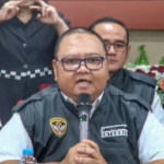 Kortas Tipidkor Polri menahan dua tersangka dalam kasus dugaan korupsi pembiayaan proyek pengadaan batu bara PT PLN Batu Bara periode 2019-2020 yang mengakibatkan kerugian negara sebesar Rp38,9 miliar. (Foto: ReportaseNews/Tama)
