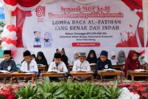 Warga Kebun Bunga Palembang menggelar Lomba Baca Al-Fatihah untuk memeriahkan HUT ke-81 RI sekaligus mengajak masyarakat memperbaiki bacaan sesuai tajwid. (Foto: ReportaseNews/Don)