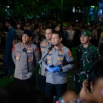 Penyampaian aspirasi mahasiswa di Jakarta berlangsung aman. Polisi menemukan pisau dan golok serta masih mendalami tujuan keberadaan benda tajam tersebut. (Foto: ReportaseNews/Tama)
